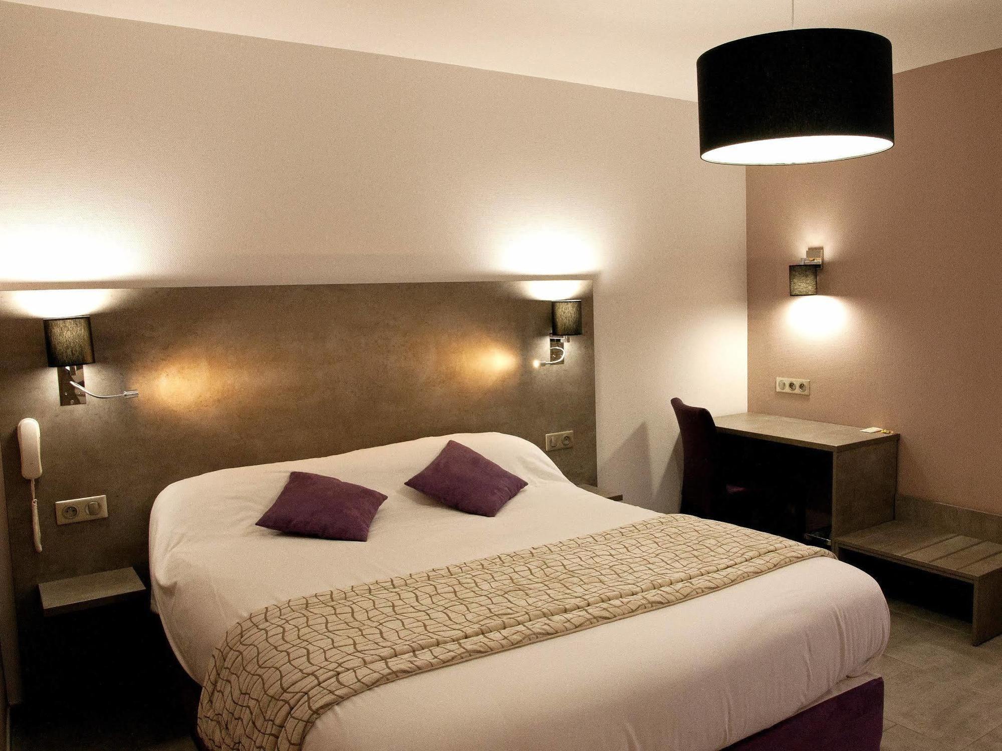 Logis Hotel Restaurant Azalees Tournon-sur-Rhone Exterior foto